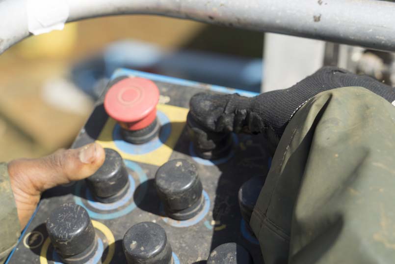 Washing Iraivan Temple