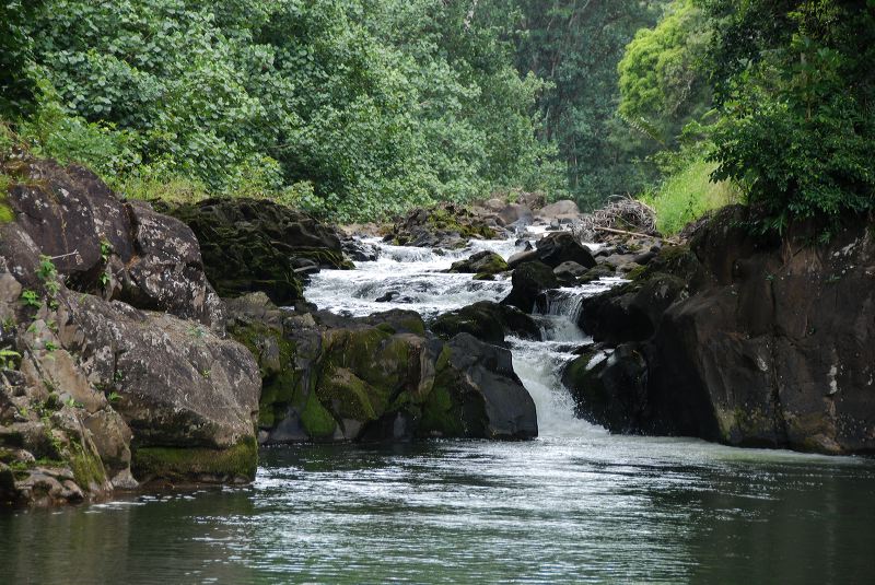 nani_kaua_falls01.jpg