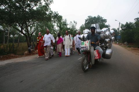 74girivalam.jpg