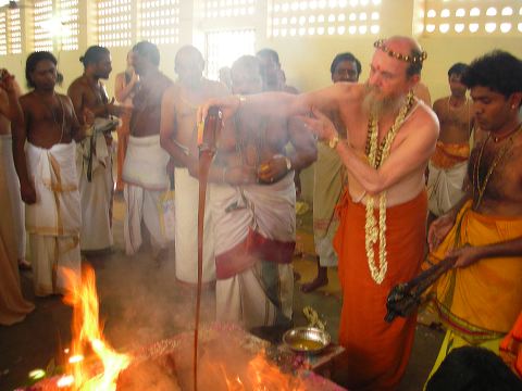 85holy_homa_rites.jpg