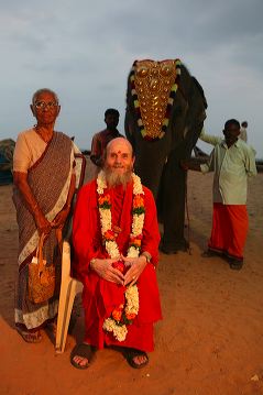 08on_a_kerala_beach.jpg