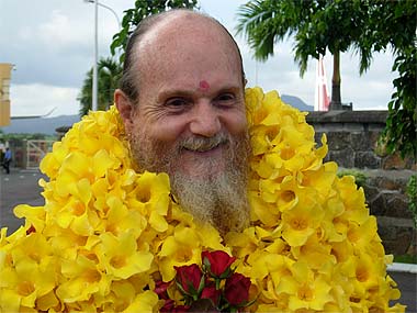 Bodhinatha Arrives in Mauritius