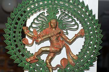 Monks Chanting to Lord Nataraja