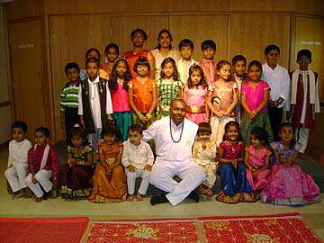 Children Learn Natchintanai Songs