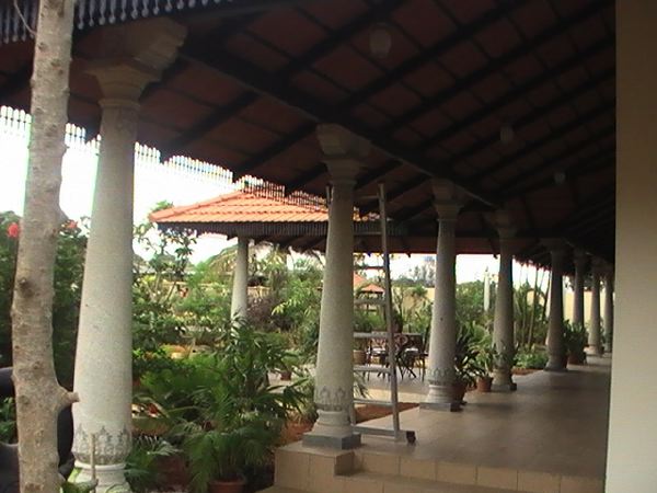 pillars_in_row.jpg