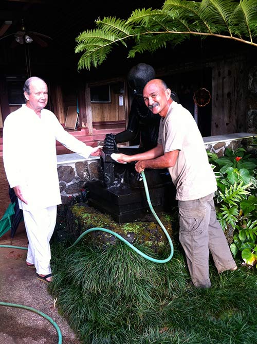 Wailua Mission Members Cleaning Statues