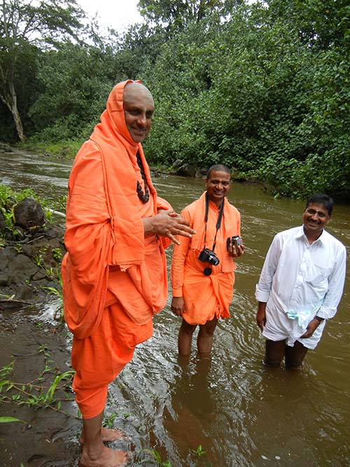 His Holiness Shivarathri Deshikendra Mahaswamiji, Visit Day 2