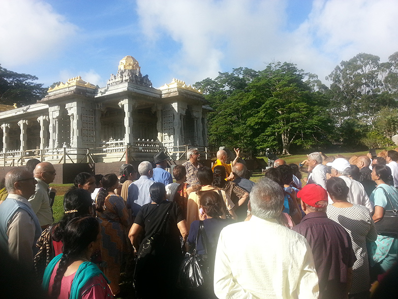 BAPS (Swami Narayan Fellowship) Devotees Visit Kauai Aadheenam
