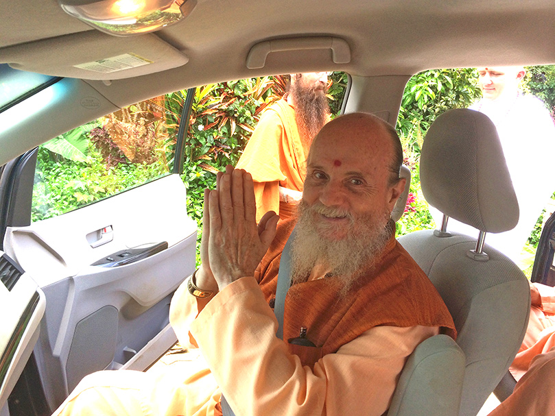 Bodhinatha Departs for Mainland Mission