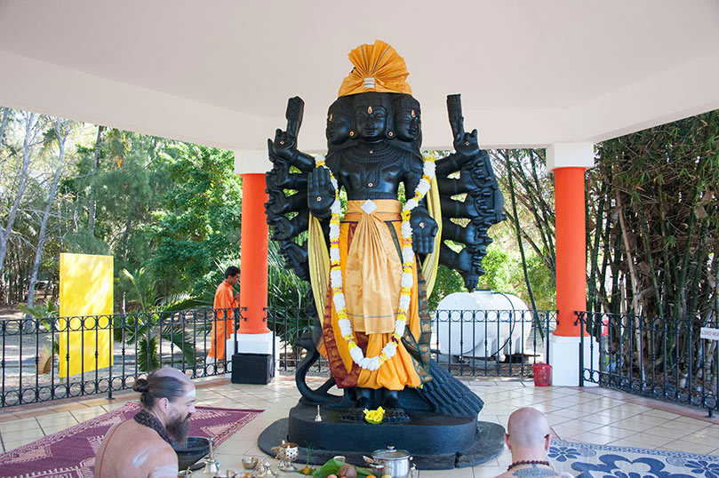 Daily Worship on Innersearch - Puja for Shanmuga Deity