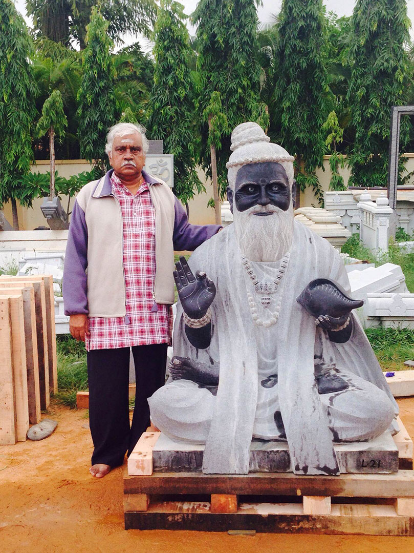 Our Paramparai Ready to Leave for Kauai