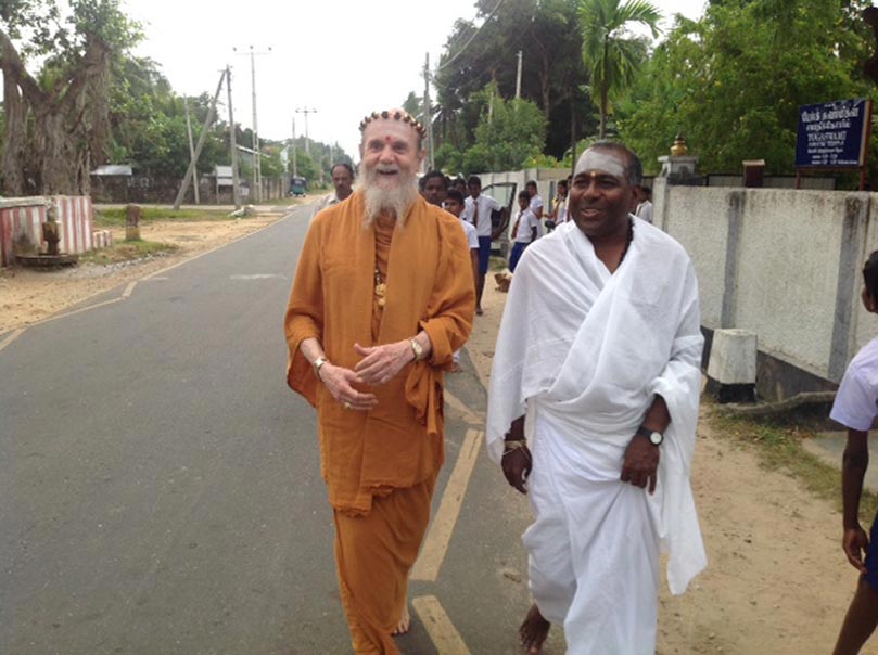 Bodhinatha Visits Yogaswami's Hut