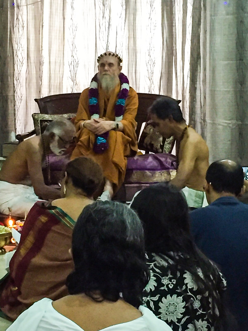 Singapore Mission Gets a Visit from Satguru