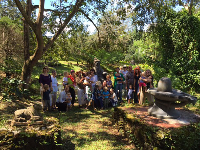 Local Kauai Families Visit the Aadheenam