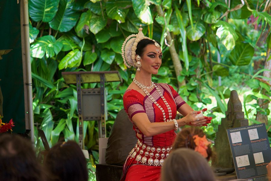 Colleena Shakti Dances at the Aadheenam