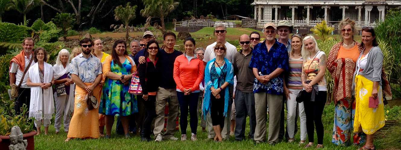 Busy Visitor Day at Kauai Aadheenam
